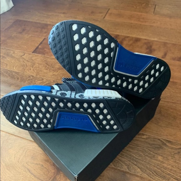 BNIB NMD R1 Size 9 - Picture 6 of 6
